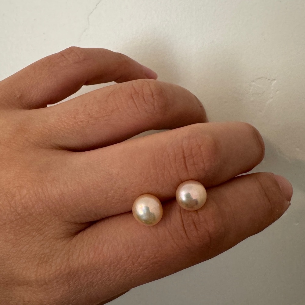 Fresh water pearl earrings